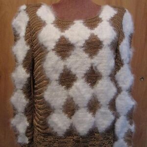Crocheted white angora & bronze rayon sweater. Vintage 70s. Marisa Stein. Medium